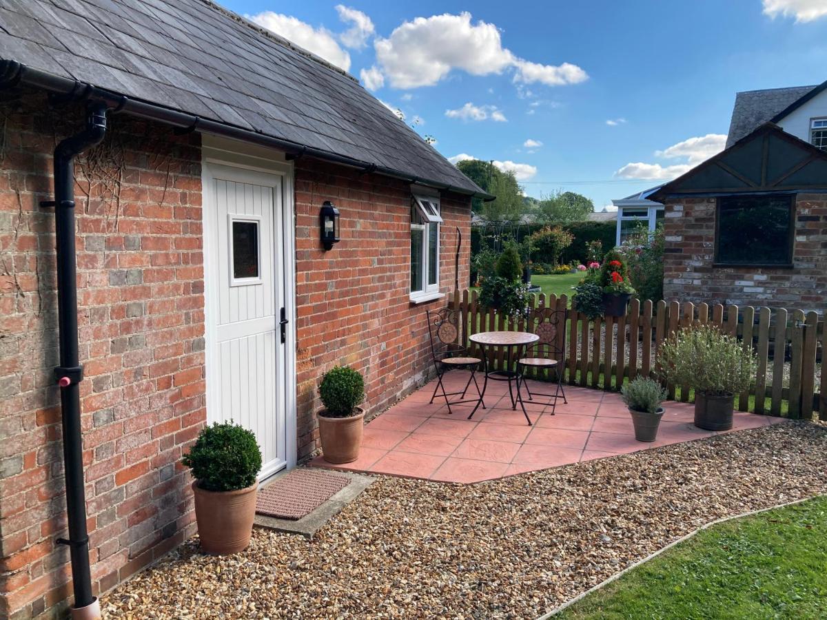Hunters Moon B&B Tidworth Экстерьер фото