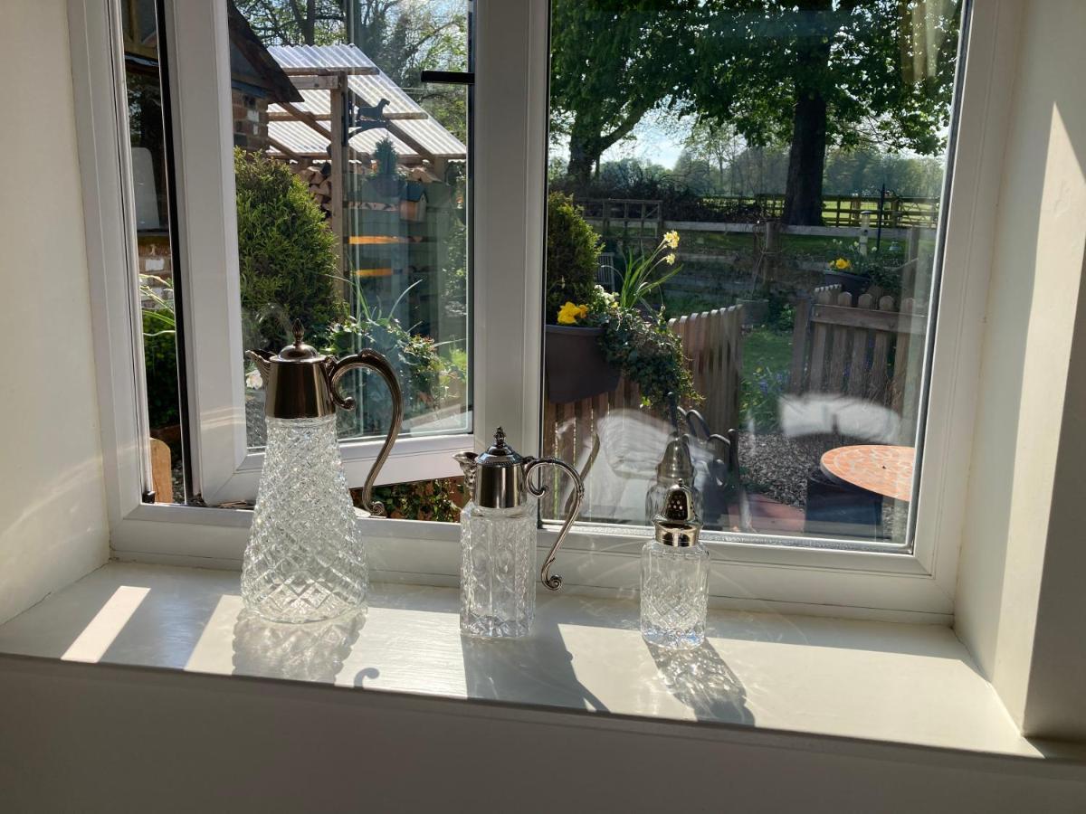 Hunters Moon B&B Tidworth Экстерьер фото