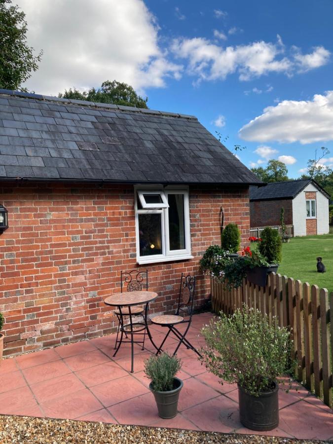Hunters Moon B&B Tidworth Экстерьер фото