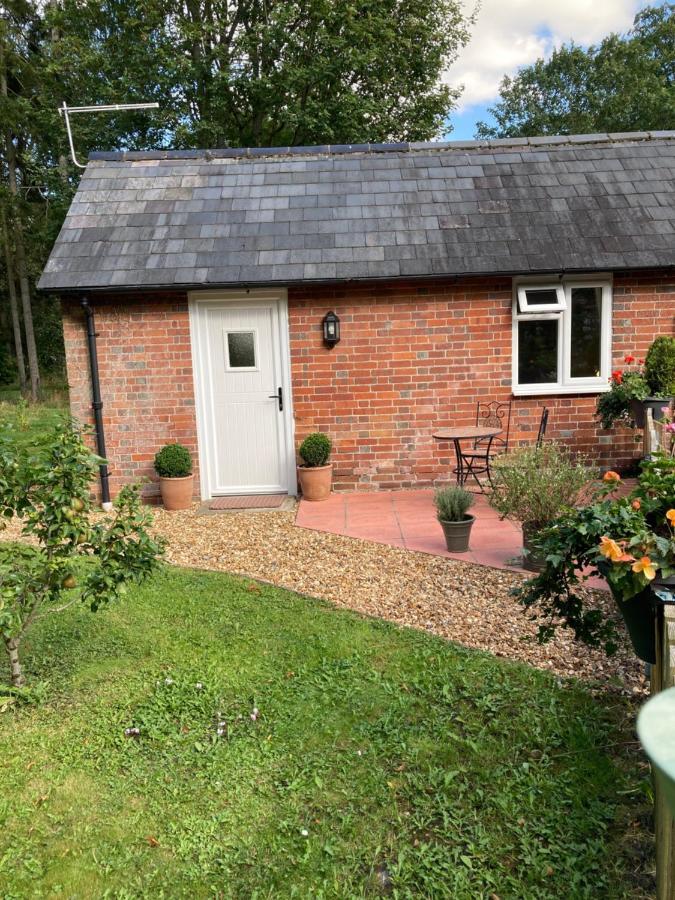 Hunters Moon B&B Tidworth Экстерьер фото