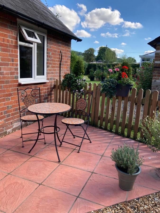 Hunters Moon B&B Tidworth Экстерьер фото