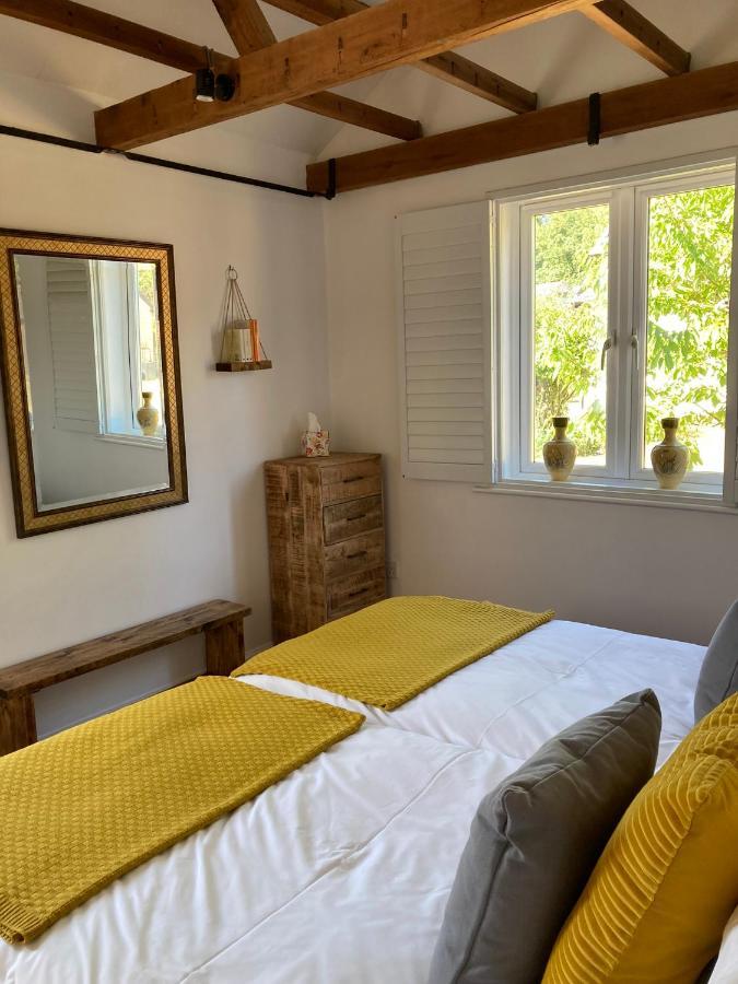 Hunters Moon B&B Tidworth Экстерьер фото