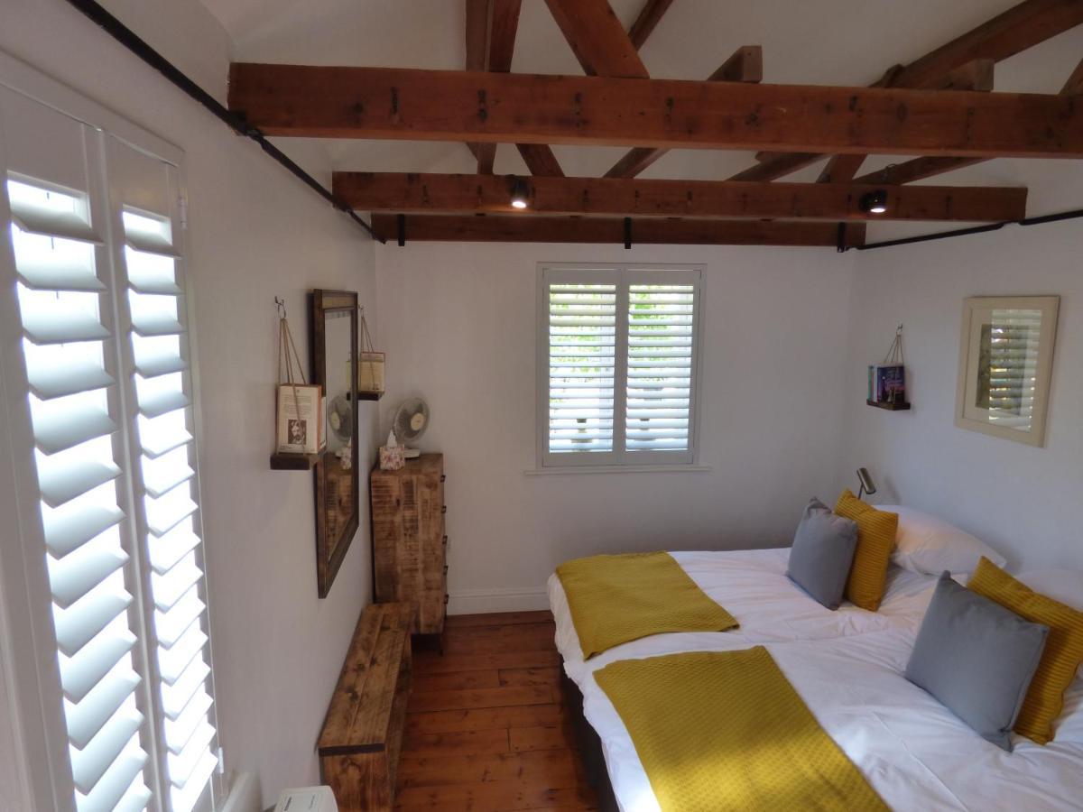 Hunters Moon B&B Tidworth Экстерьер фото