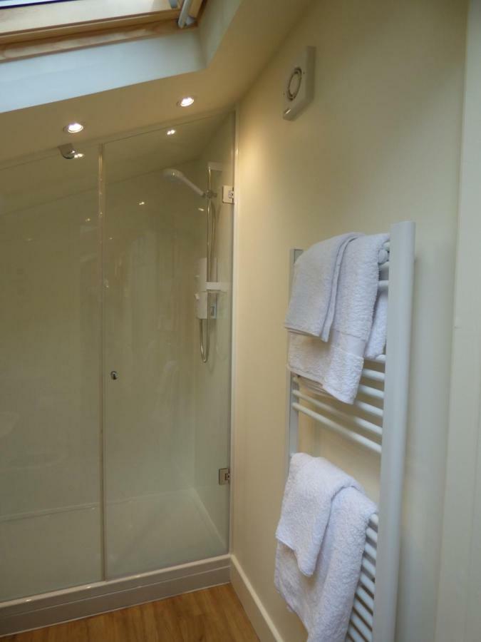 Hunters Moon B&B Tidworth Экстерьер фото
