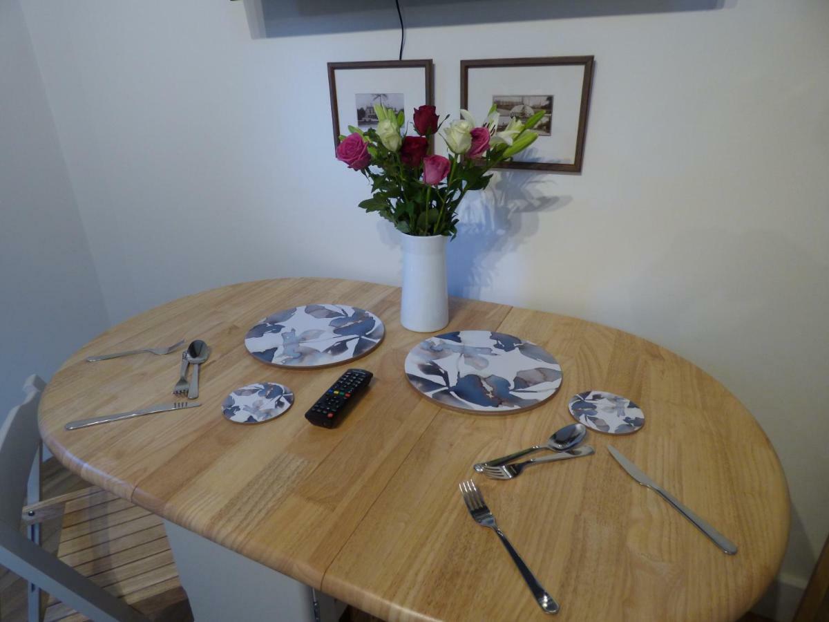 Hunters Moon B&B Tidworth Экстерьер фото